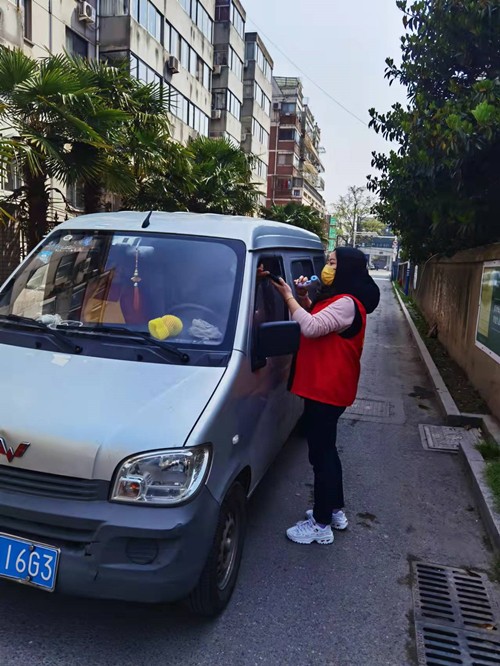 齐心抗疫 南通体彩在行动——市体彩中心职工积极参与疫情防控志愿服务4_副本.jpg