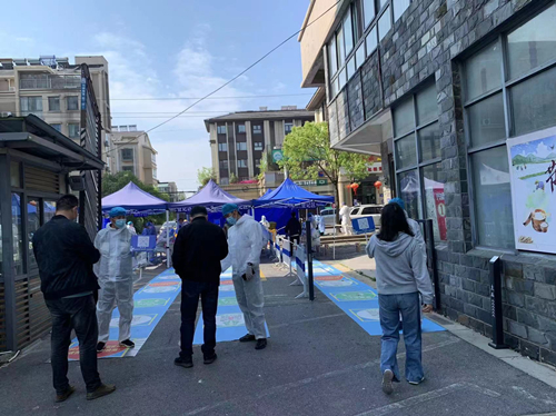 志愿服务助力核酸检测 “疫”不容辞彰显体彩担当1_副本.jpg 志愿服务助力核酸检测 “疫”不容辞彰显体彩担当1_副本.jpg