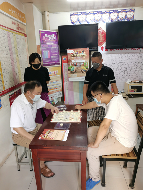 扬州民间棋王赛激战正酣 (1)_副本.jpg