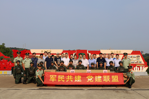 南京市体彩中心组织开展“军民共建 党建联盟”主题党日活动1_副本.jpg