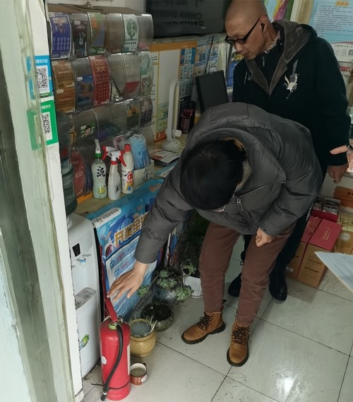 连云港东海体彩中心开展体彩网点安全生产大检查 (4)_副本.jpg