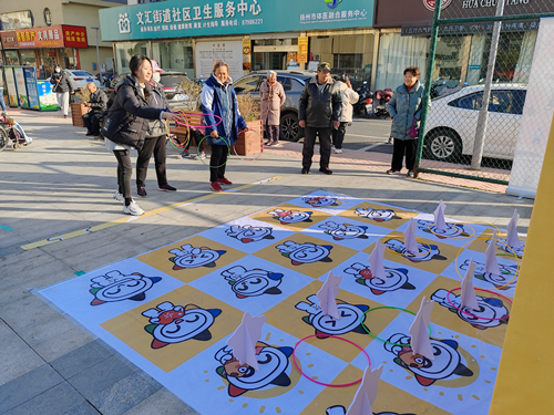 为爱行走  扬州体彩党支部走进花园社区开展 (1)_副本.jpg