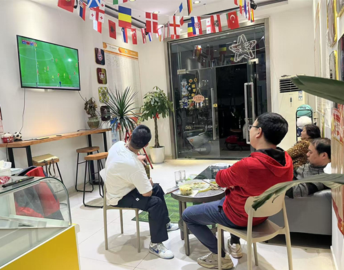 江苏体彩“百场看球”燃情启幕 扬州网点联动助威国足 (2)_副本.jpg