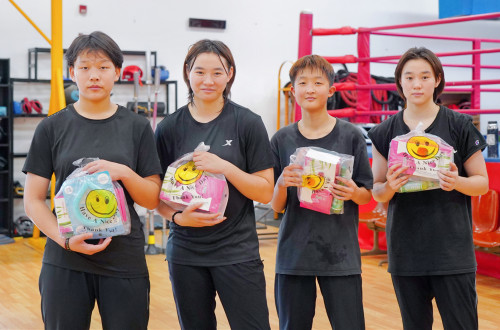 无锡市体彩中心党支部开展“公益体彩 走进运动队”活动 (1)_副本.jpg