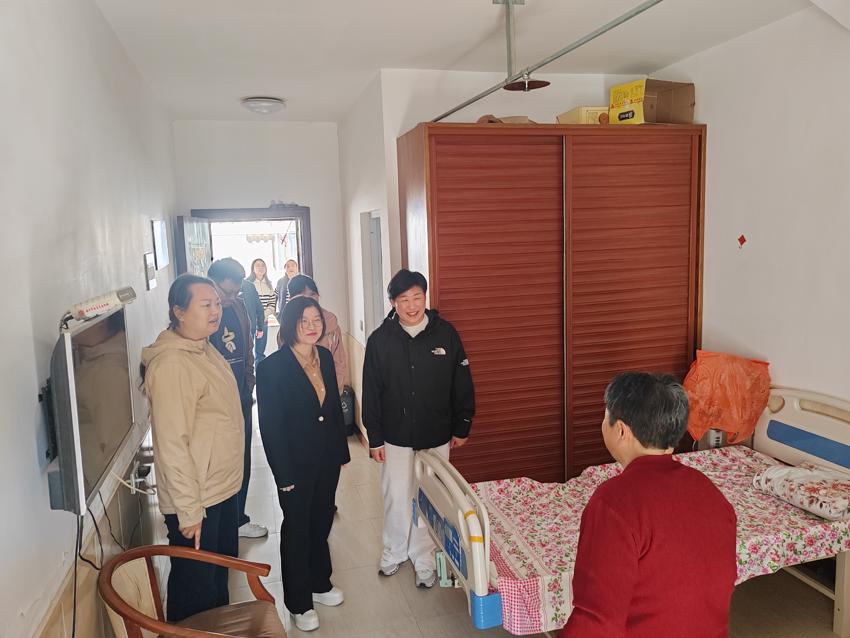 重阳敬老情意浓 公益体彩暖人心扬州市体彩中心党支部开展“微光行动关爱季”活动暖心慰问敬老院老人 (1).jpg