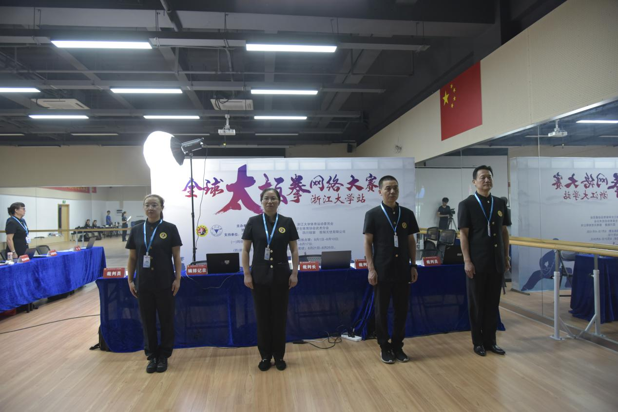 79f82abb53cc202b24185675339752c