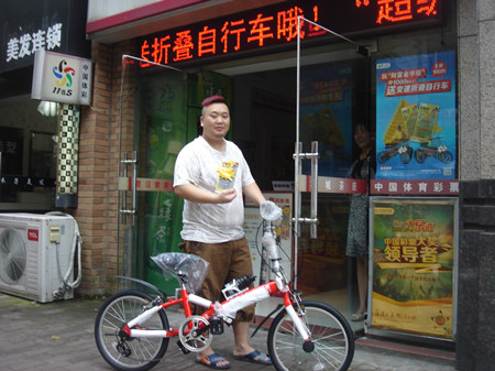 乐刮”财富金字塔“ 溧阳彩民每3天骑一辆自行车回家_副本.jpg