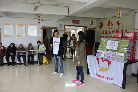 南京体彩爱心工作室 志愿者表演节目_副本.jpg