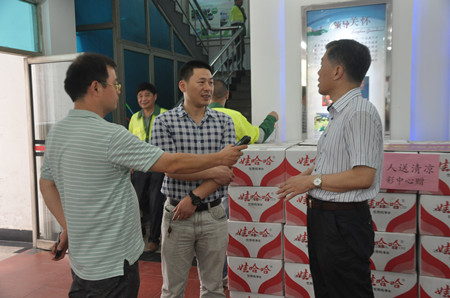 关爱城市美容师  苏州体彩在行动2_副本.jpg