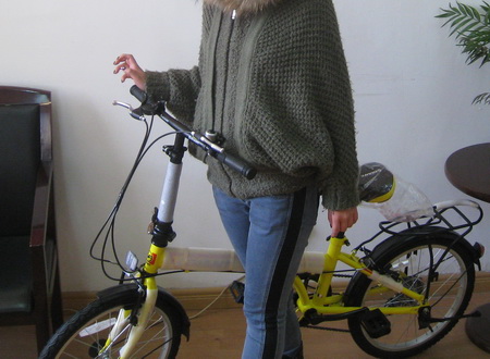 ”黑旋风“好礼送不停 镇江俩彩民同天中得单车 (3).jpg