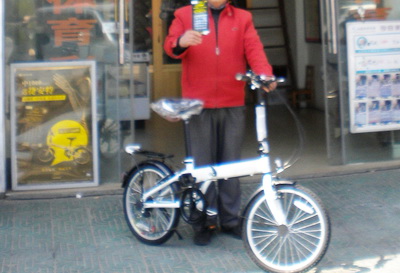 黑旋风送来奖金和炫目单车 为打工者延展幸福路12587-1 拷贝.jpg