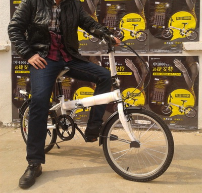 连云港彩民玩转”黑旋风“ 奖金、自行车送不停90后.jpg