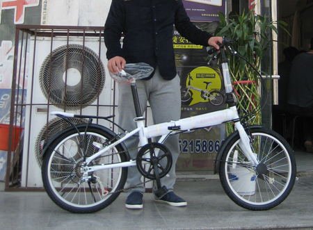 ”黑旋风“捷安特单车送不停 徐州彩友频获幸运.JPG