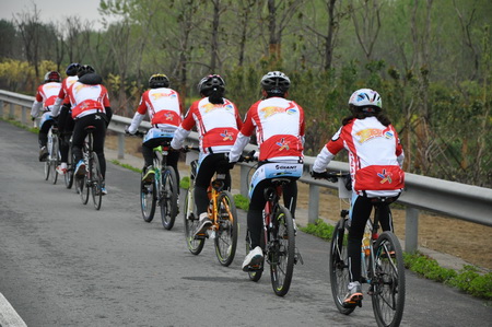 顶呱刮拍客大赛引人注目 跟随骑行体验水城慢生活3.jpg