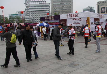 顶呱刮拍客活动徐州精彩亮相 品牌形象深入人心3.jpg