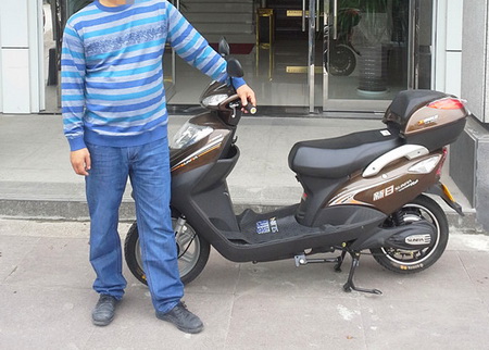 新款NBA主题票上市送吉祥 扬州彩民笑纳电动车扬州彩民领取电动车.jpg