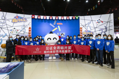 (媒体见证团现场合影)